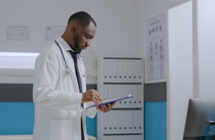Prescrições médicas dentro das salas cirúrgicas