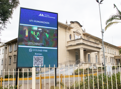 Instalação de painel de LED