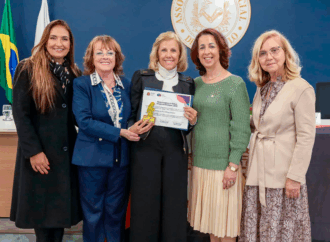 Maria Helena Vecchio Fornari é homenageada pela Associação Comercial do Ipiranga